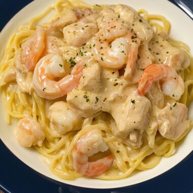 Olive Garden-Inspired Chicken and Shrimp Carbonara