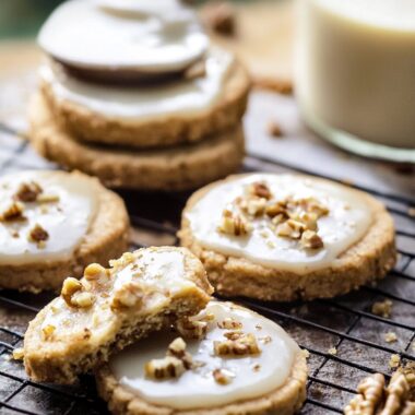 Maple Walnut Shortbread Cookies