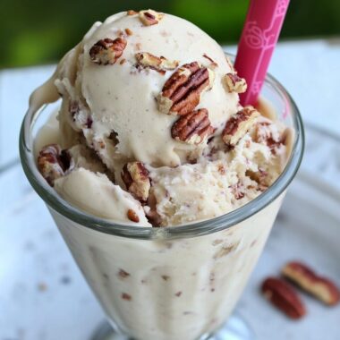 Rhubarb Pecan Ice Cream