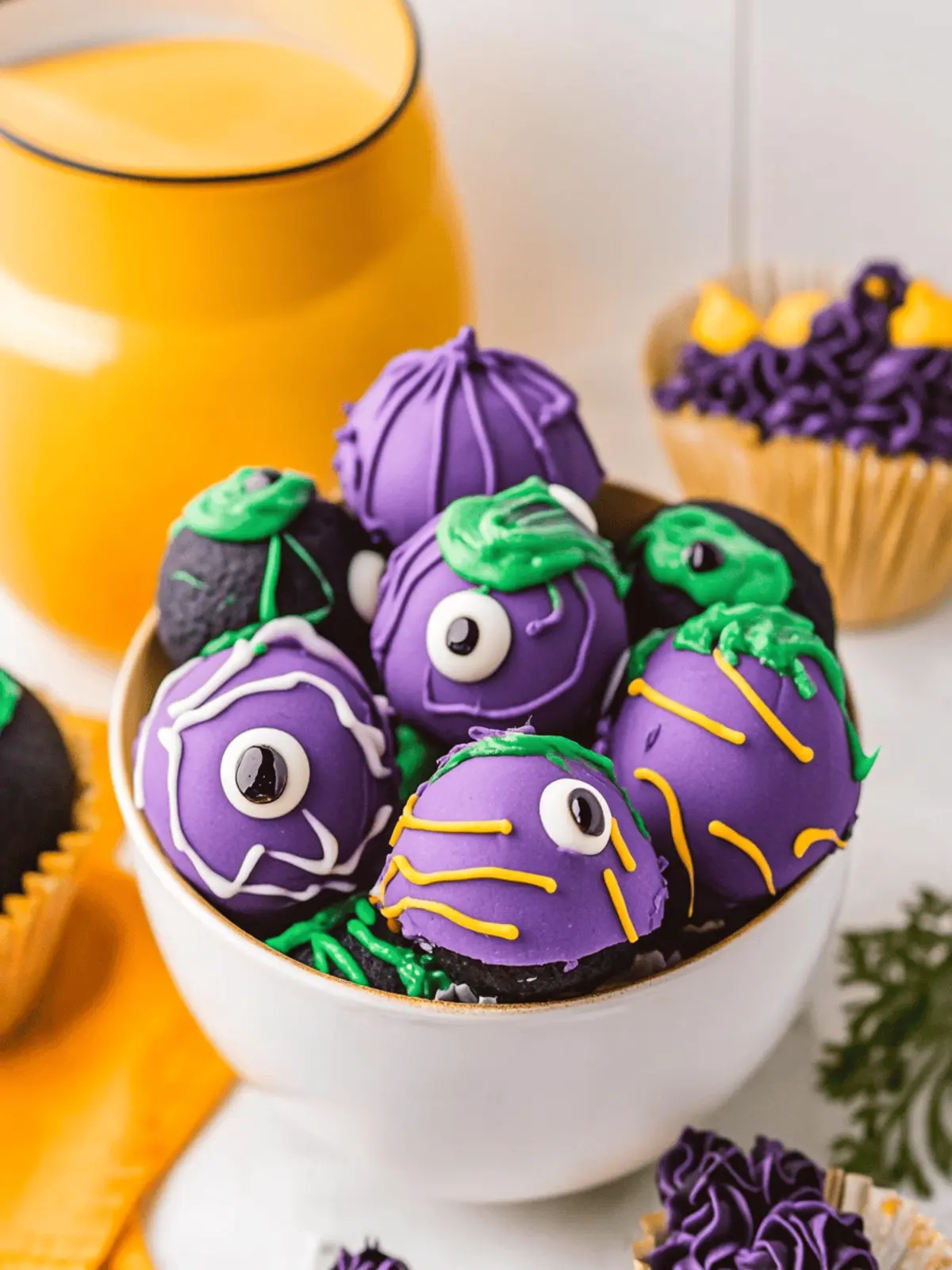 easy-no-bake-monster-eyeballs-delicious-halloween-treats