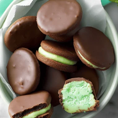Mint Sandwich Cookies That Will Wow Your Taste Buds! 9 Mint Sandwich Cookies
